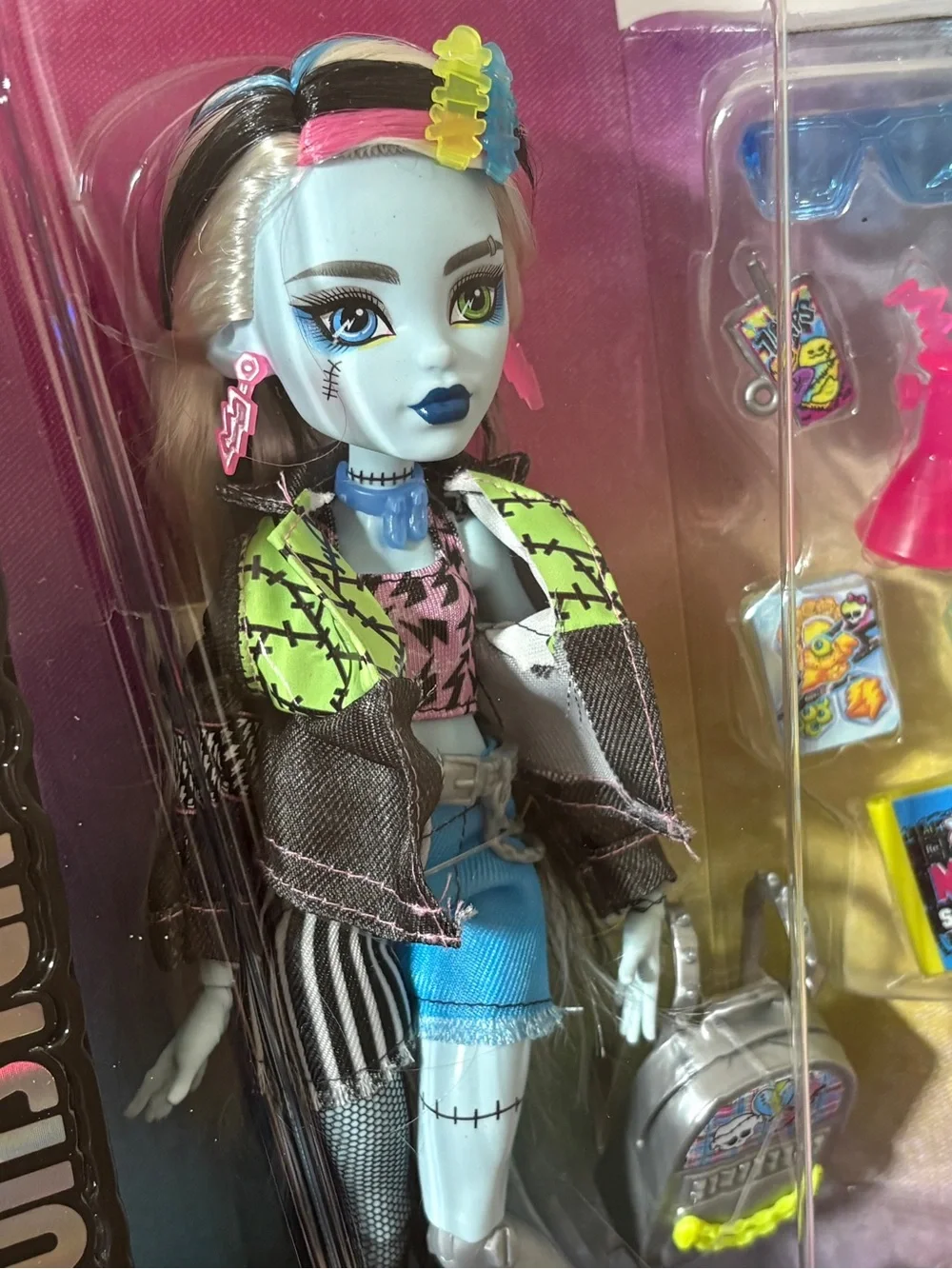 Monster High G3 Core Refresh Frankie Stein Fashion Doll with Pet Watzie NIB